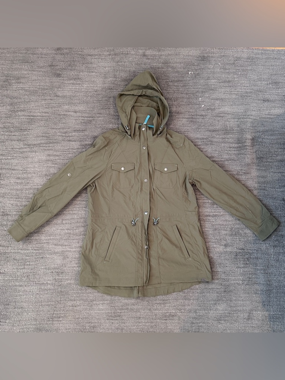 LLB Luna Windbreaker - Picture 3 of 4